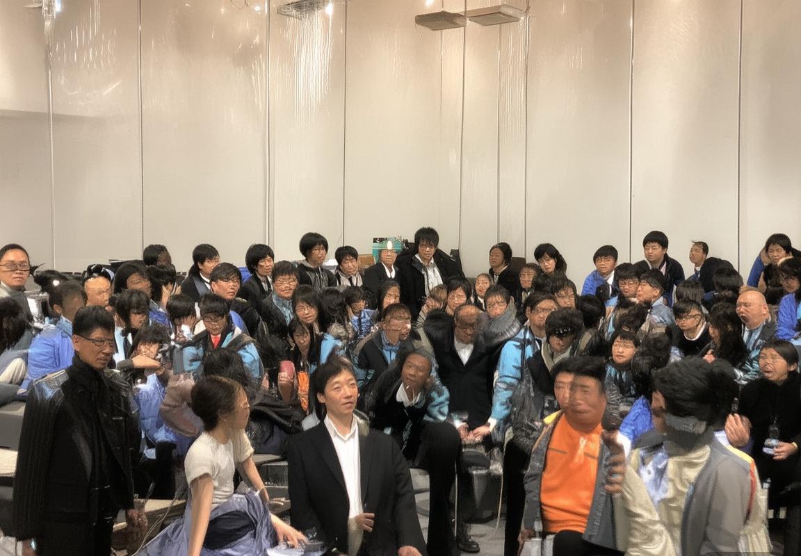 金州勇士展现团队深度，防守策略成功限制多诺万·米切尔，团队协作铸就胜利